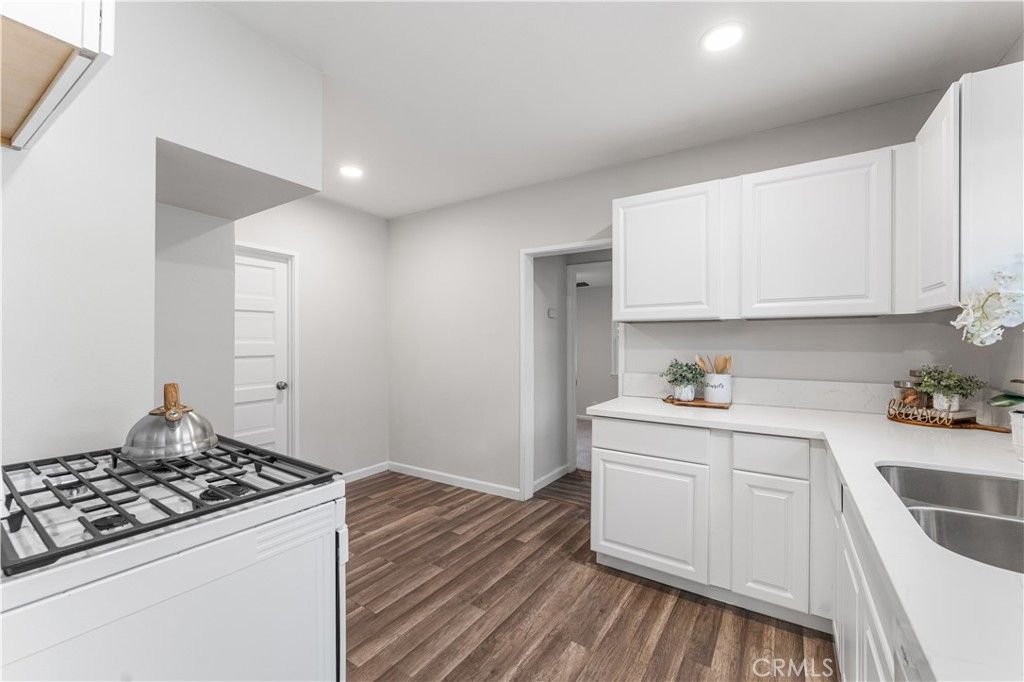 Image 23 of property listing at 44636 Cedar Avenue, Lancaster, CA 93534