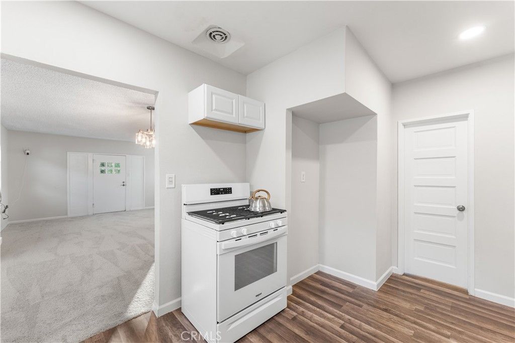 Image 26 of property listing at 44636 Cedar Avenue, Lancaster, CA 93534
