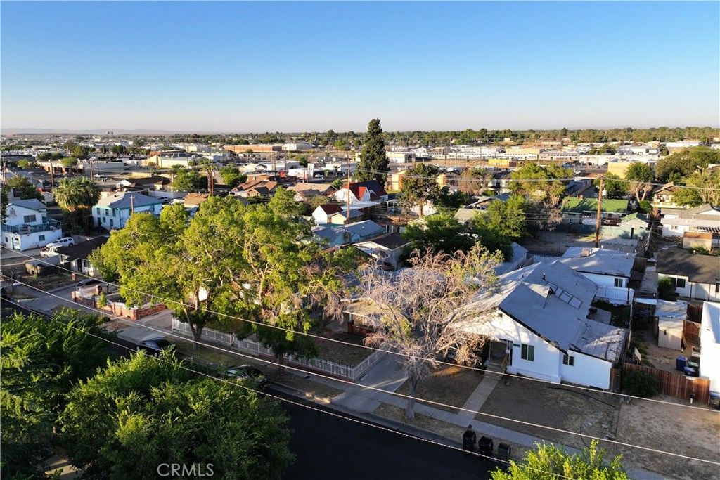 Image 36 of property listing at 44636 Cedar Avenue, Lancaster, CA 93534