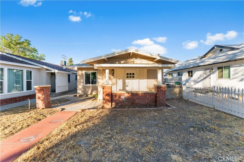 Image 6 of property listing at 44636 Cedar Avenue, Lancaster, CA 93534