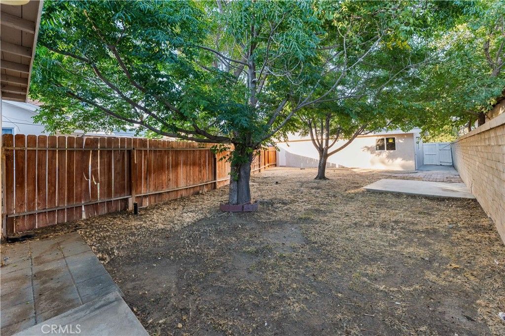Image 9 of property listing at 44636 Cedar Avenue, Lancaster, CA 93534
