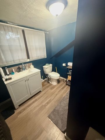 17 Spruce Street, Vernon, CT 06066