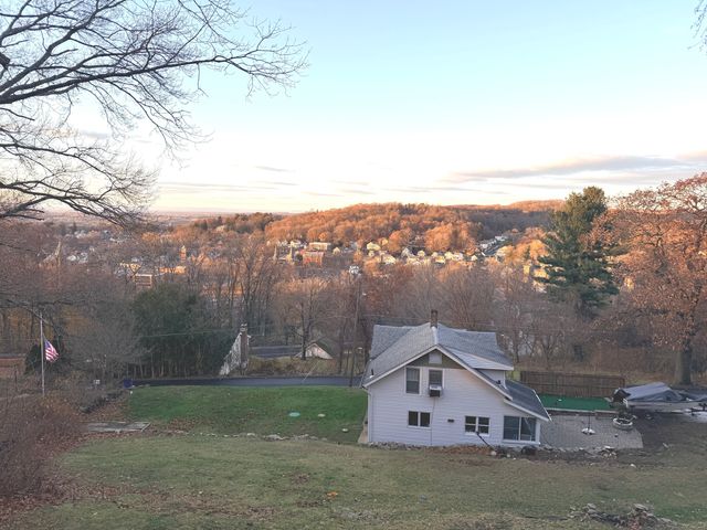 17 Spruce Street, Vernon, CT 06066