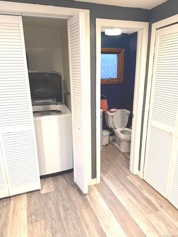 17 Spruce Street, Vernon, CT 06066