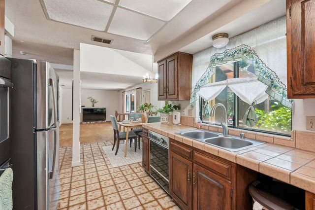 2800 Black Coral Way, Sacramento, CA 95827