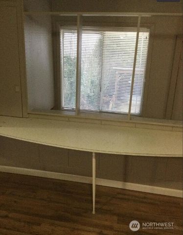 329 Perry Avenue N, Port Orchard, WA 98366