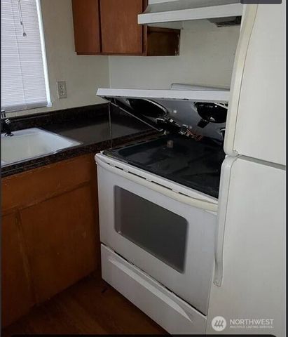 329 Perry Avenue N, Port Orchard, WA 98366