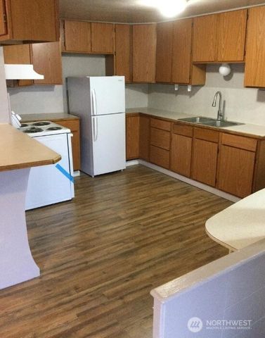 329 Perry Avenue N, Port Orchard, WA 98366