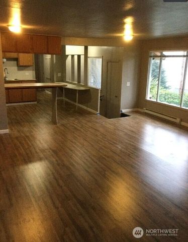 329 Perry Avenue N, Port Orchard, WA 98366