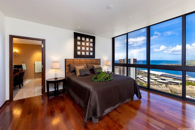600 Queen Street 4302, Honolulu, HI 96813