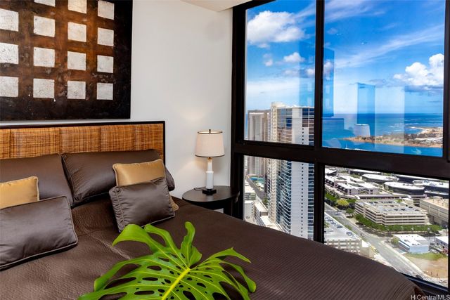 600 Queen Street 4302, Honolulu, HI 96813