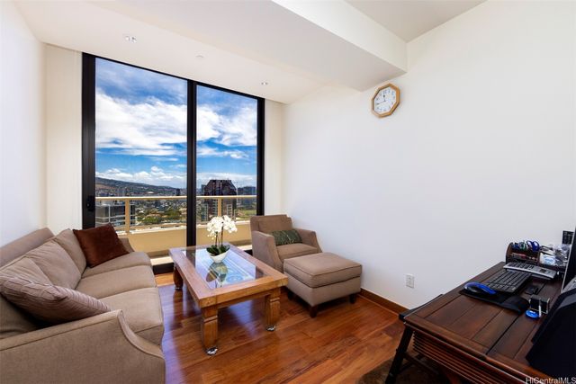 600 Queen Street 4302, Honolulu, HI 96813