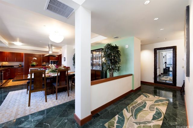 600 Queen Street 4302, Honolulu, HI 96813