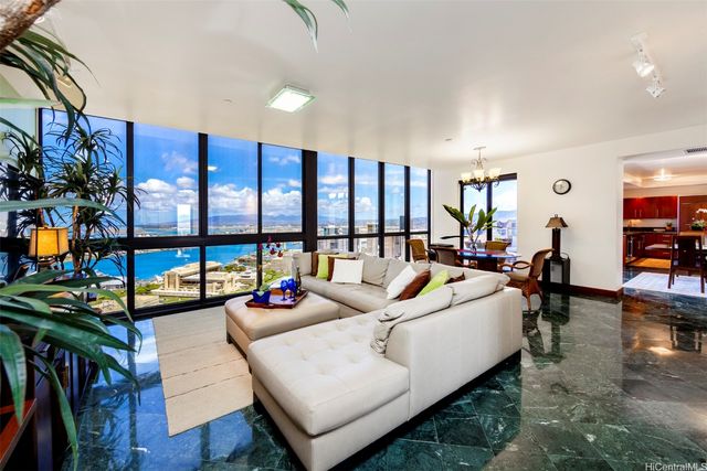 600 Queen Street 4302, Honolulu, HI 96813
