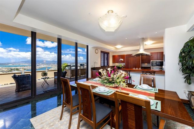 600 Queen Street 4302, Honolulu, HI 96813