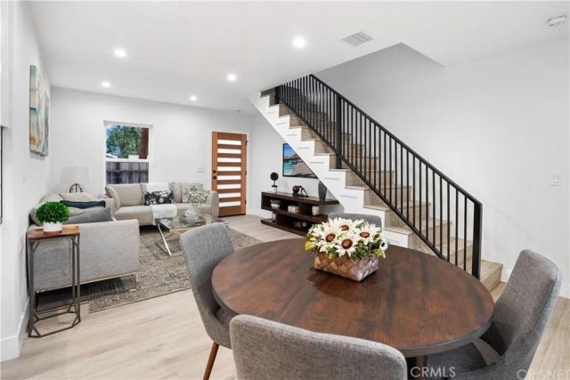 18060 Oxnard Street, Encino, CA 91316