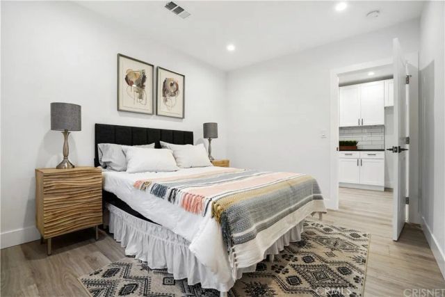 18060 Oxnard Street, Encino, CA 91316