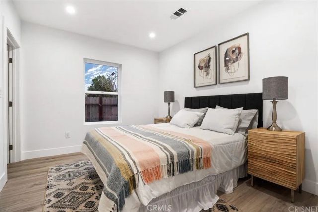 18060 Oxnard Street, Encino, CA 91316