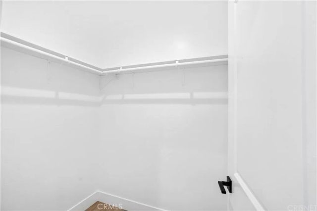 18060 Oxnard Street, Encino, CA 91316