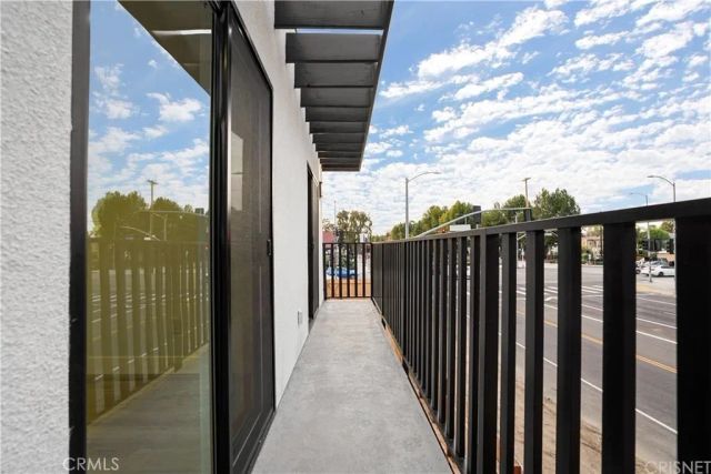 18060 Oxnard Street, Encino, CA 91316