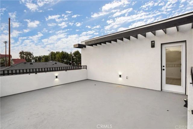 18060 Oxnard Street, Encino, CA 91316