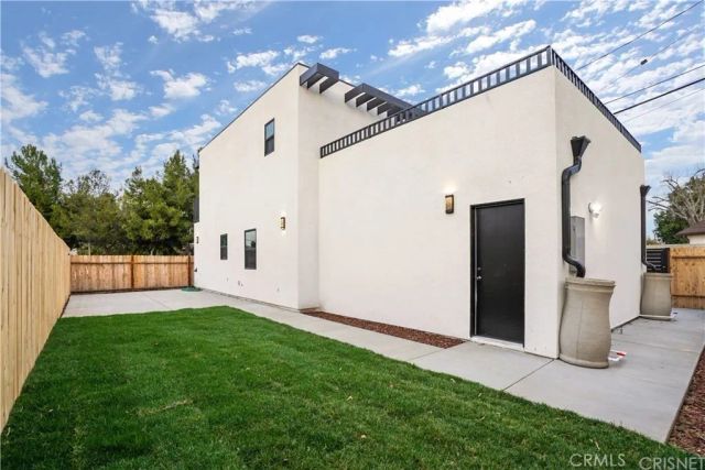 18060 Oxnard Street, Encino, CA 91316