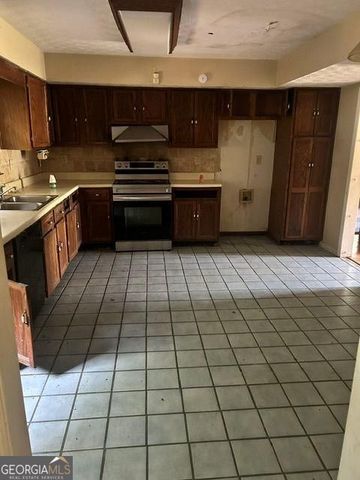 11 Lakeview Lane, Stockbridge, GA 30281