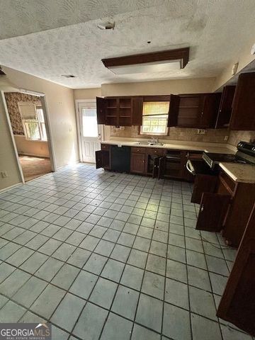 11 Lakeview Lane, Stockbridge, GA 30281