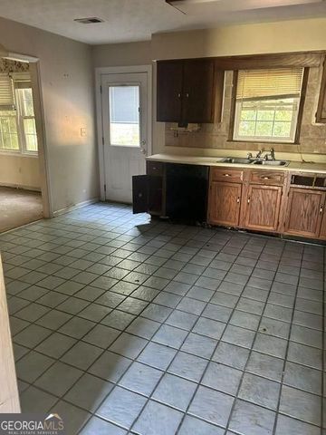 11 Lakeview Lane, Stockbridge, GA 30281