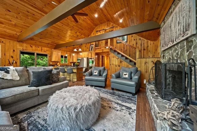 469 North Lake Drive, Ellijay, GA 30536