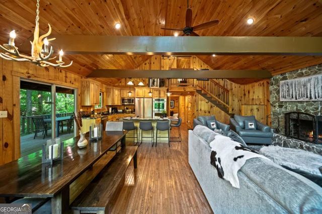 469 North Lake Drive, Ellijay, GA 30536
