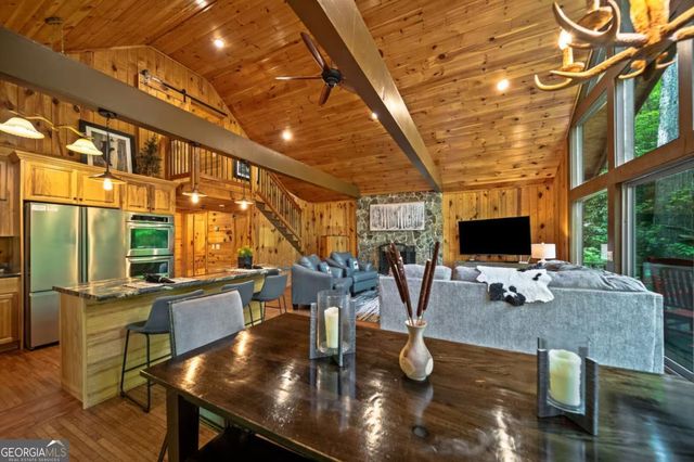 469 North Lake Drive, Ellijay, GA 30536