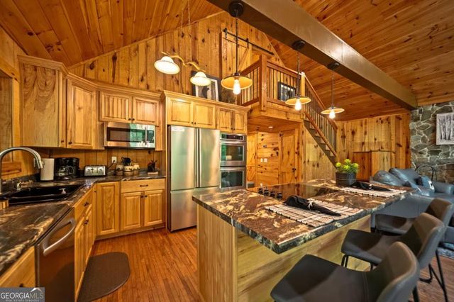 469 North Lake Drive, Ellijay, GA 30536