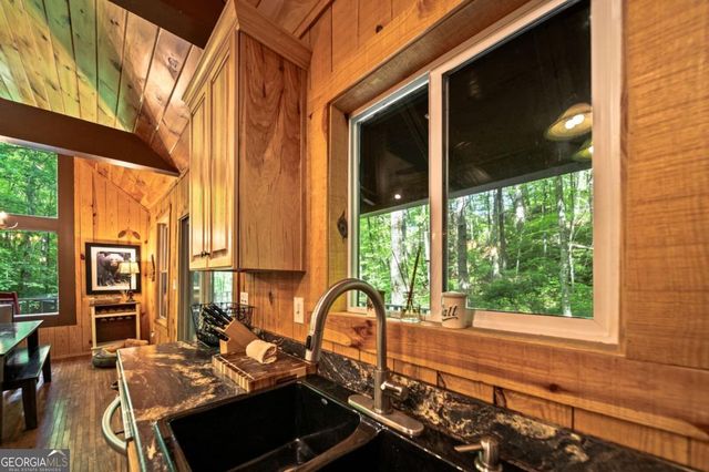 469 North Lake Drive, Ellijay, GA 30536