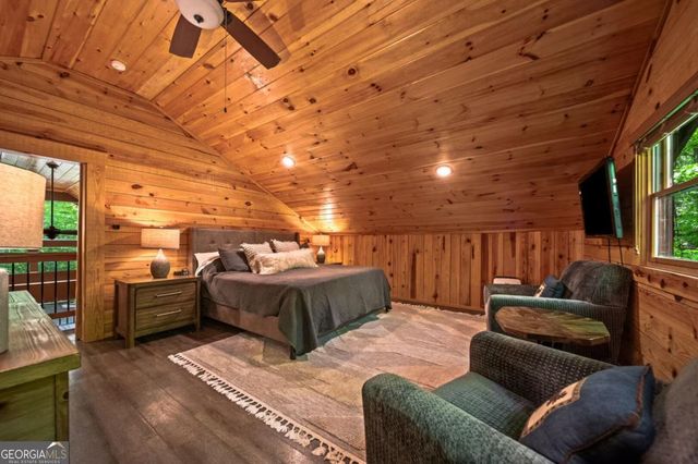 469 North Lake Drive, Ellijay, GA 30536
