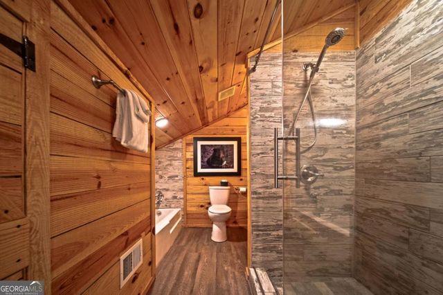 469 North Lake Drive, Ellijay, GA 30536
