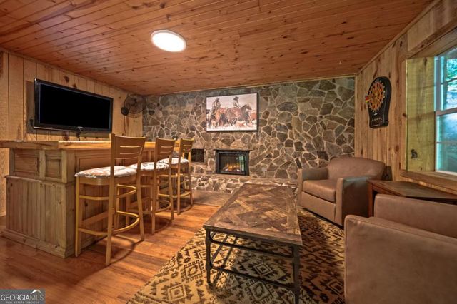 469 North Lake Drive, Ellijay, GA 30536