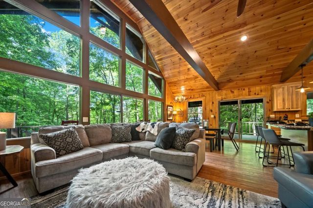 469 North Lake Drive, Ellijay, GA 30536