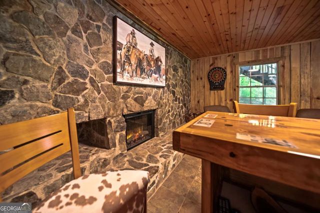 469 North Lake Drive, Ellijay, GA 30536