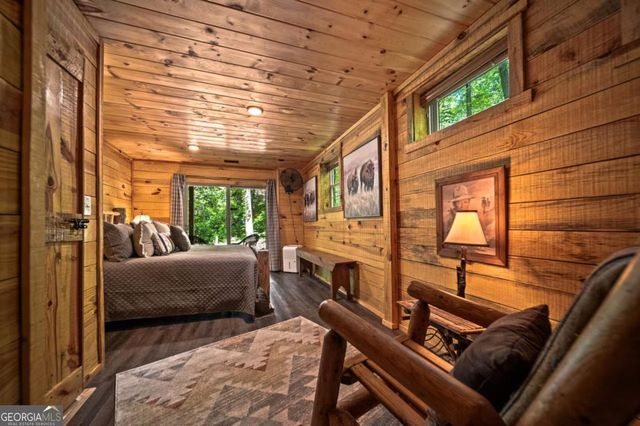 469 North Lake Drive, Ellijay, GA 30536