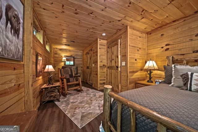 469 North Lake Drive, Ellijay, GA 30536