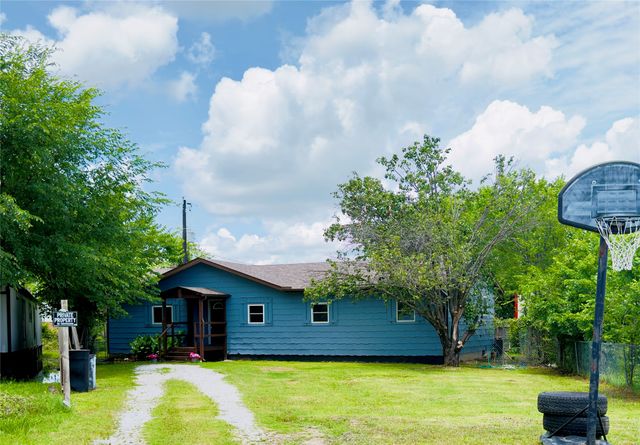1941 Michael Court, Pelican Bay, TX 76020