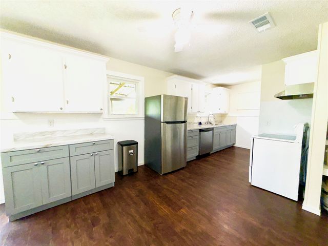 1941 Michael Court, Pelican Bay, TX 76020