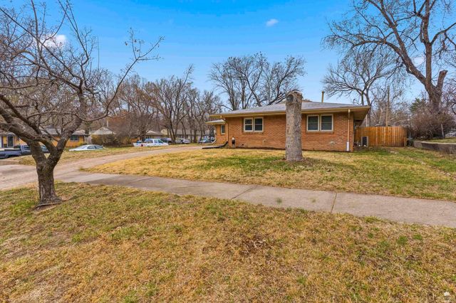 2456 Hobbs Drive, Manhattan, KS 66502
