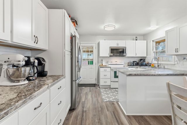 2456 Hobbs Drive, Manhattan, KS 66502