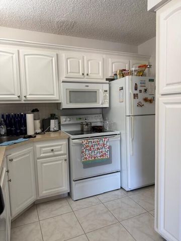 812 Sky Pine Way D2, Greenacres, FL 33415