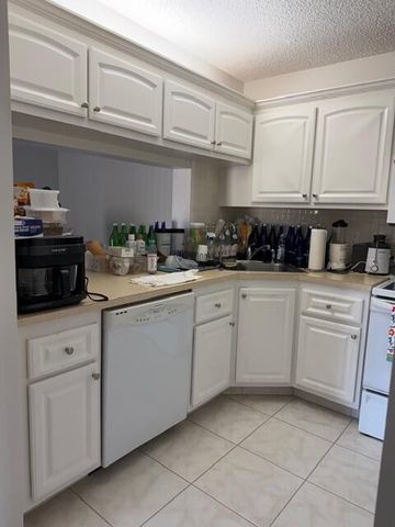 812 Sky Pine Way D2, Greenacres, FL 33415