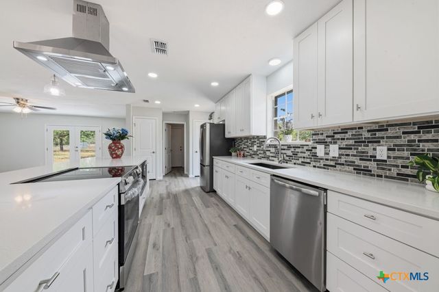 472 Hickory Forrest Drive, Seguin, TX 78155