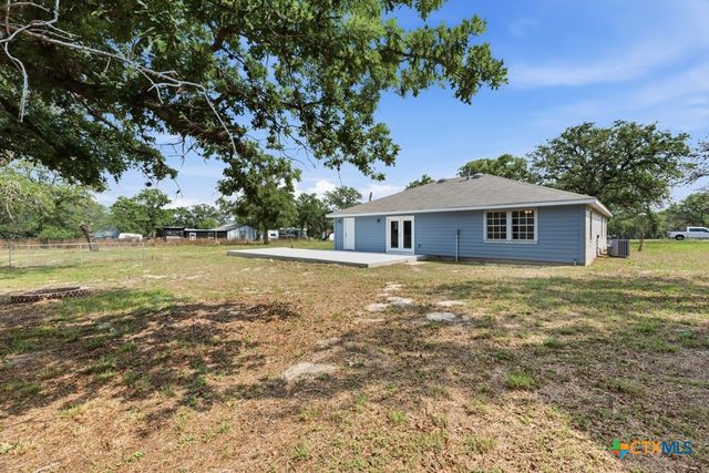 472 Hickory Forrest Drive, Seguin, TX 78155