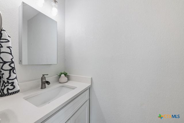 472 Hickory Forrest Drive, Seguin, TX 78155